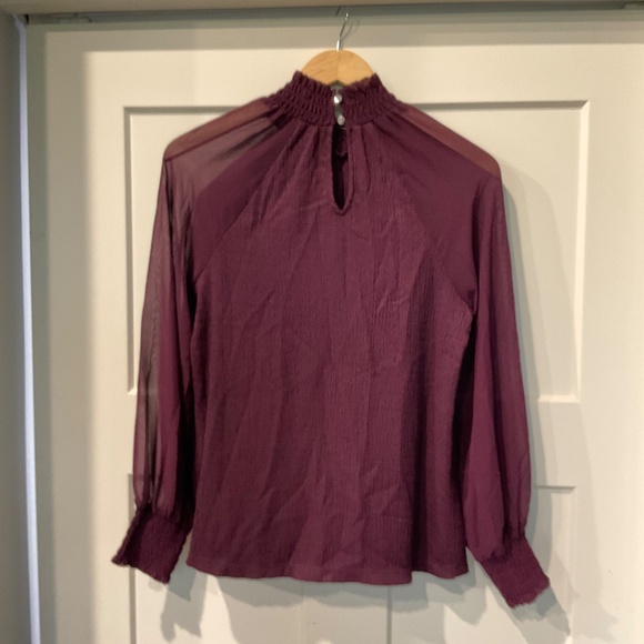 Cable & Gauge Women’s Elegant Blouse Sz Small Sheer Sleeves Ruffled Cuffs - Picture 2 of 7